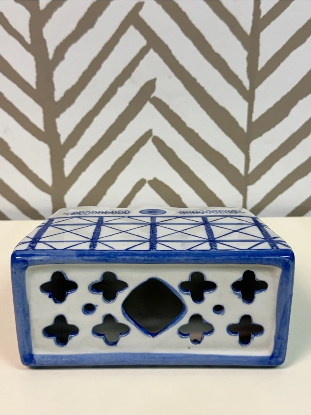 Vintage Blue & White Unbranded Porcelain Faience Frog Brick Vase